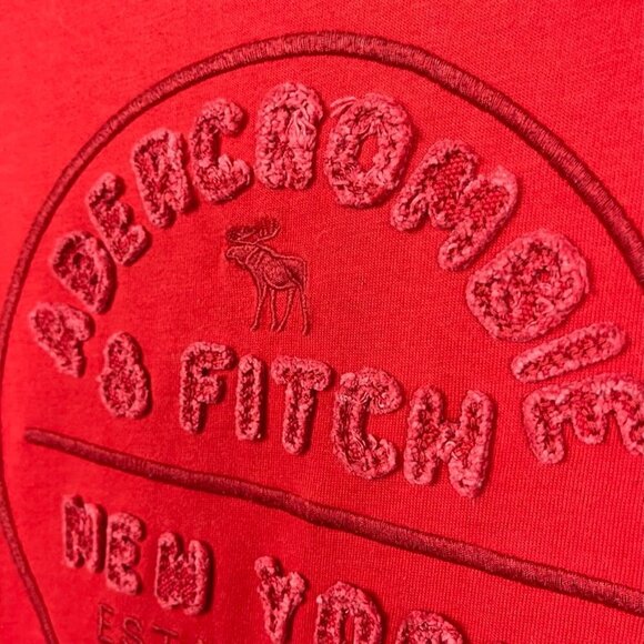 Abercrombie & Fitch logo tee raised lettering applique preppy red size Medium - Picture 4 of 7